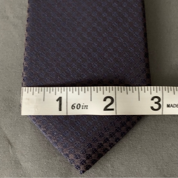 Authentic Louis Vuitton Uniform Tie - Picture 4 of 5